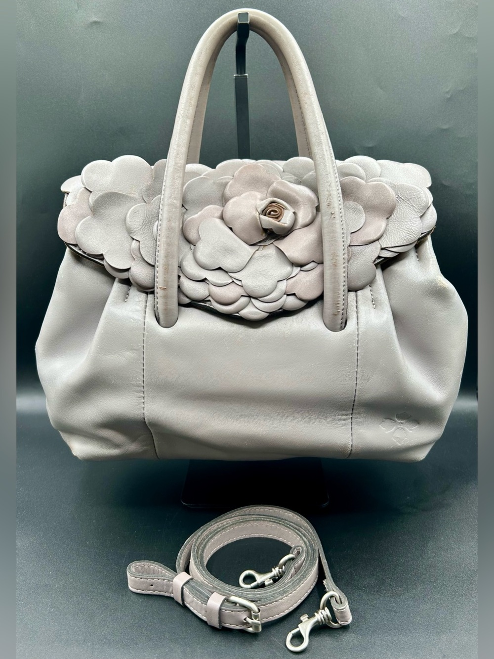 PATRICIA NASH Notley Satchel in Stone Leather. Hand and Shoulder Bag.